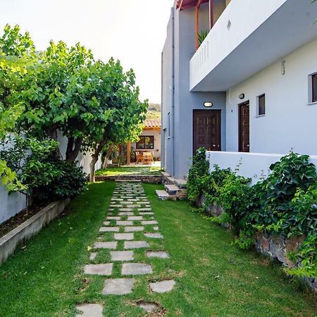 Irida Guesthouse By The Pool Plakiás Exterior foto