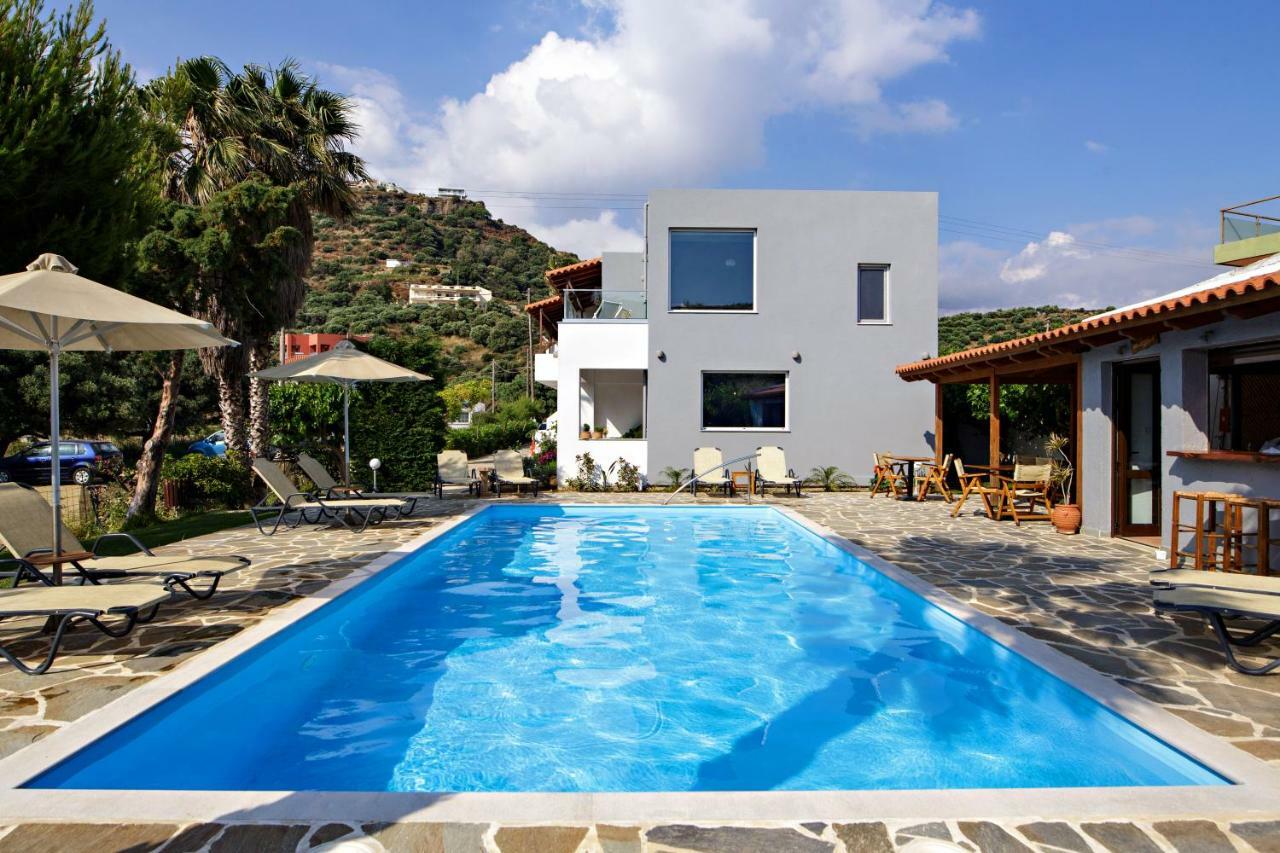 Irida Guesthouse By The Pool Plakiás Exterior foto
